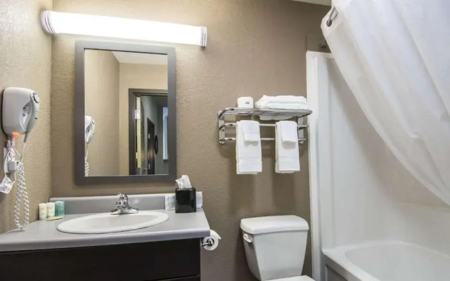 Quality Inn & Suites Thompson