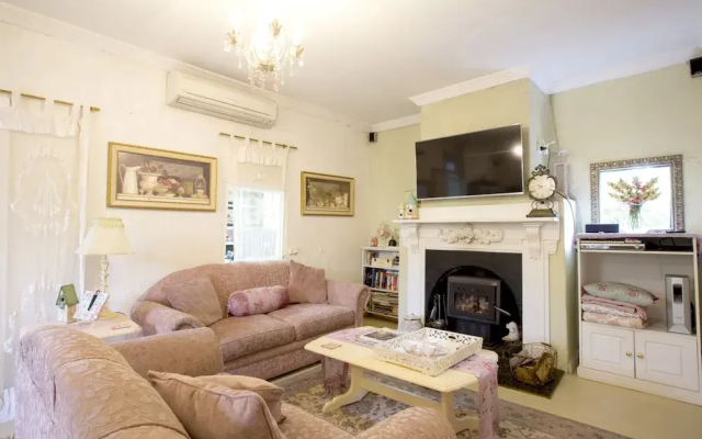 Jasmine's Cottage