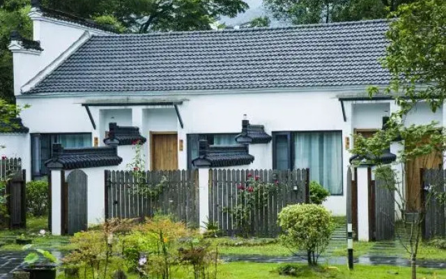 Weiduo Bieyuan Hostel