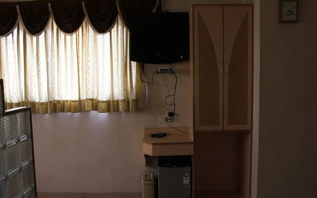 Hotel Adarsh Mahal