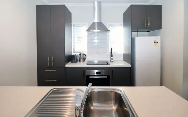 1-6 Apartments on Jones Cres