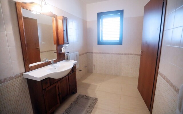 4 Guests - Sea Breeze Stay With Valley Views