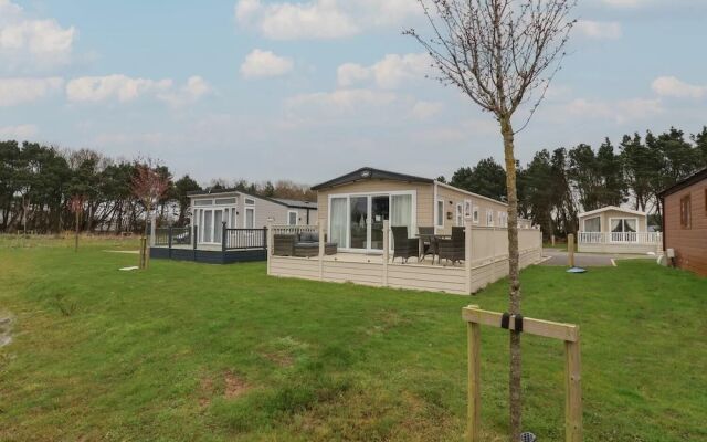 Whispering Willows 2-bed Lodge in Scarborough