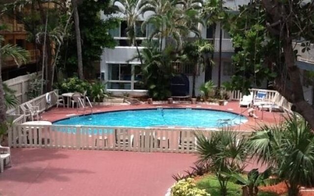 Beach Plaza Hotel