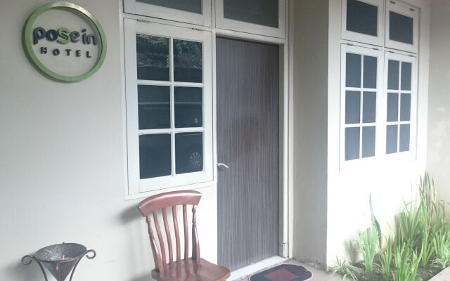 Pose In Hotel Yogyakarta