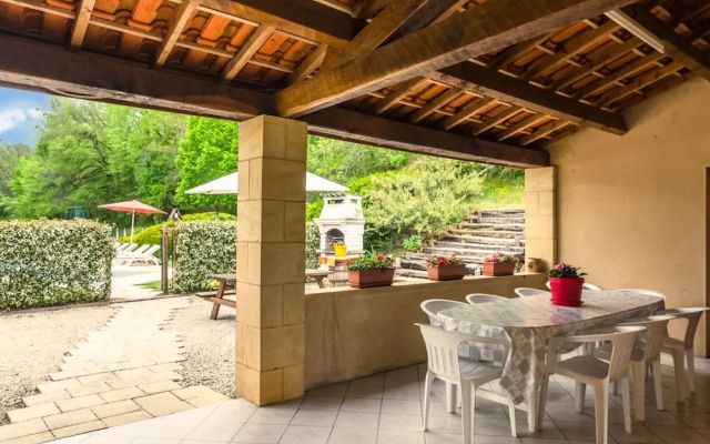 Chic Holiday Home in Siorac-en-perigord With