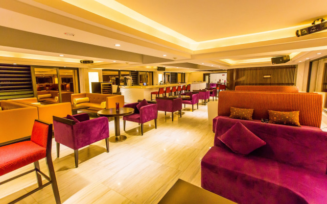 Holiday Beach Hotel Danang