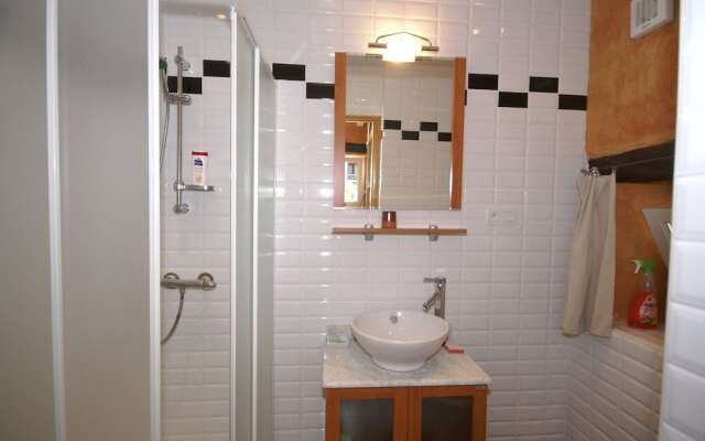 Cozy Home in Haut-du-them-château-lambert With Garden