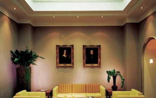 Althoff Dom Hotel Collection