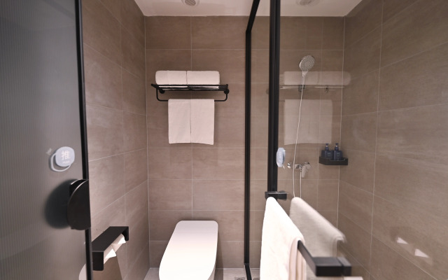 Super 8 Hotel (Beijing Lugou Bridge)