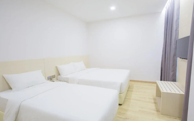 Minimalist Hotel