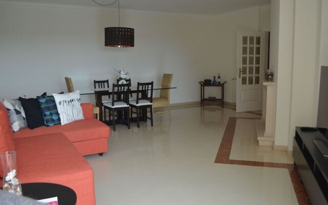 Cozy Apartment At Carcavelos beach