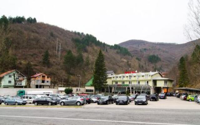 Motel Maksumić