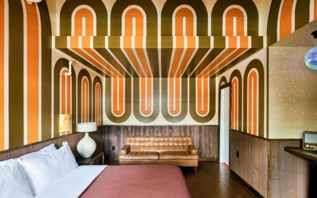 The Dive Motel & Swim Club