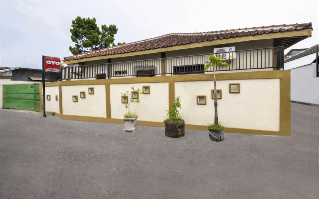 OYO 2394 Hotel Brosta