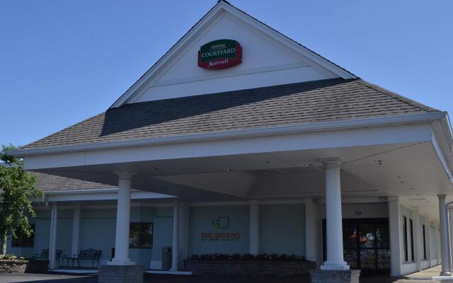 Courtyard By Marriott Cape Cod Hyannis