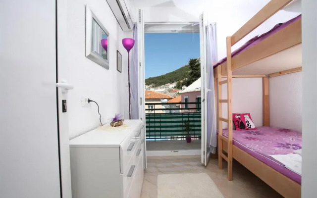 Apartment Rilka - 20m from the sea