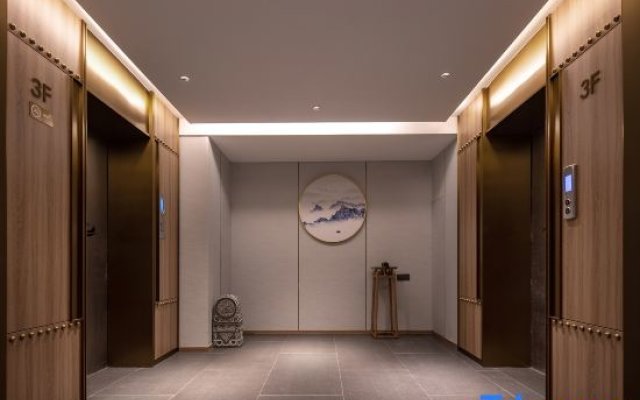 Molin Hotel (Loudi Changqing Street Louxing Square)