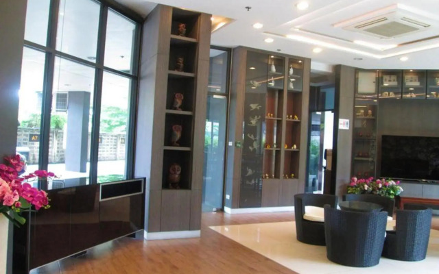 Nest n Rest Hotel