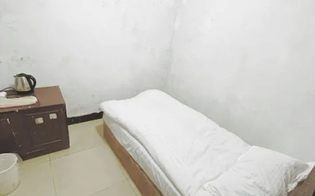 Xinjiyuan Hostel