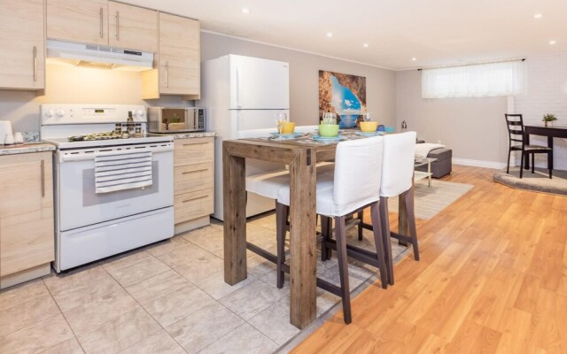 Cozy 1BR Apartment With a King Bed Near Downtown Ottawa
