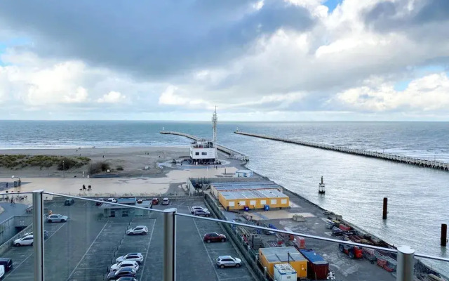 Apartment in Nieuwpoort by the Sea Wall