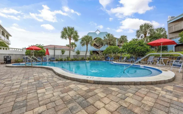 Ocean Hibiscus Retreat For 8