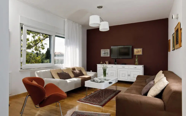 Luxury beach apartment private parking