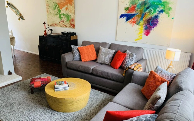 Stylish Central House Next To Warwick Castle