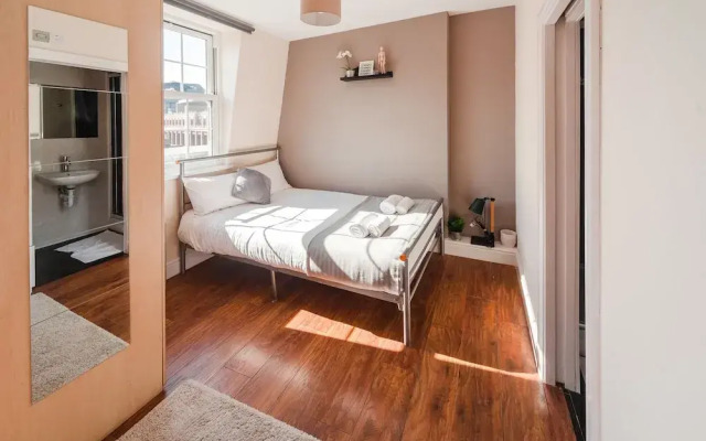 City view flat at Liverpool st Brick Ln