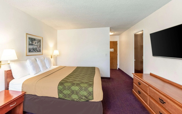 Rodeway Inn & Suites Portland West - Beaverton