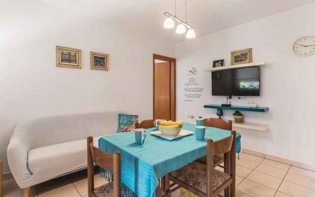 Beautiful Home in Valbandon With Wifi and 2 Bedrooms