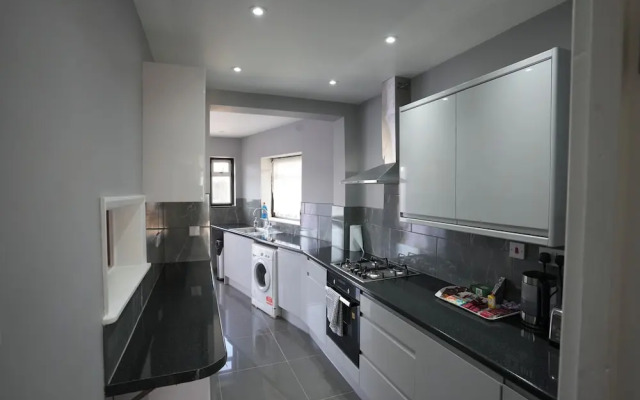 Westwick Gardens Retreat - 4 Bedroom House