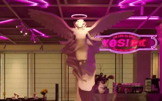 THE  YES  Hotel
