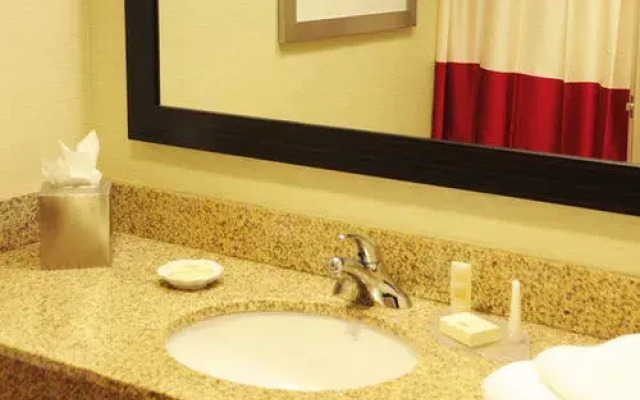 Courtyard Newburgh Stewart Airport