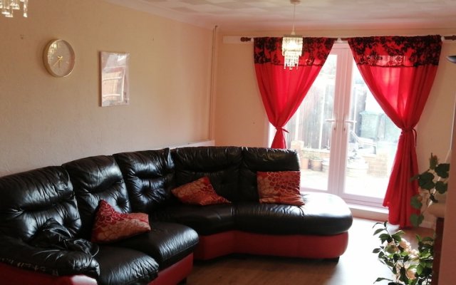 Inviting 4-bed House in Southampton - Home Away