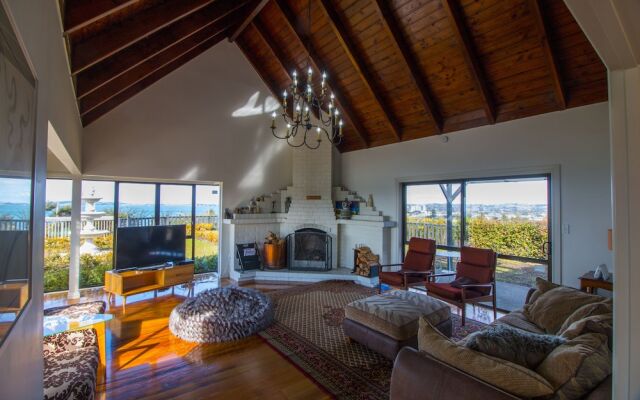 Orewa Cliff Top Holiday Home