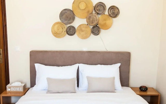 Glamour Rooftop Apartment near Athens