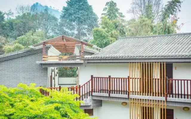 Aiduo Xiaozhu Hostel