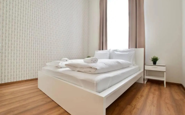 Premium Apartment by Hi5 - Central 3 bedroom (221)