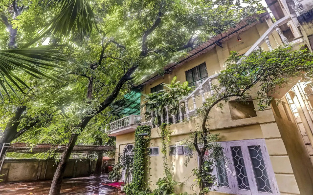 OYO 82551 Lukerganj Villa