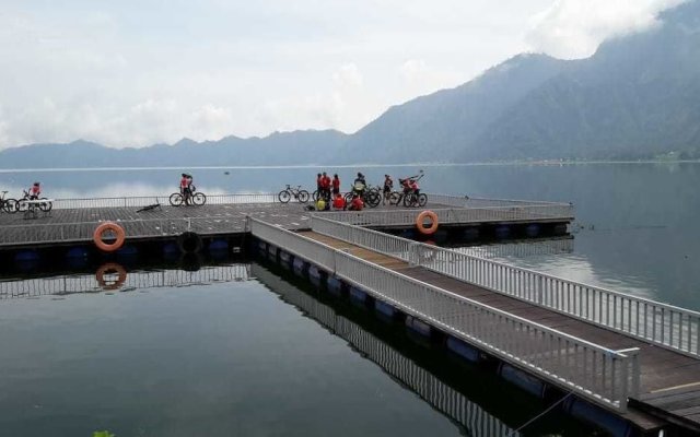 Batur Lakeside Huts