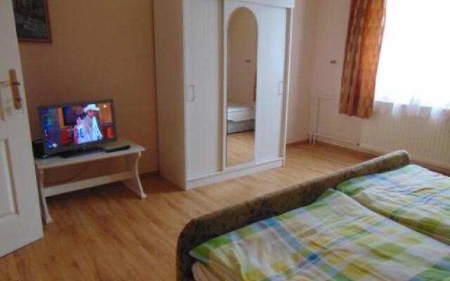 Leander Apartman