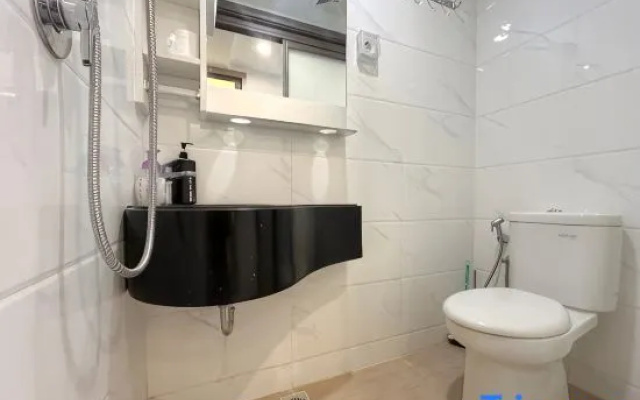 Lavrea Modern Studio @Sky House BSD,ICE,Aeonmall – Bathroom – Legok