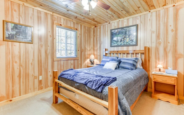 Hillside Cabin + Grill - Near Smoky Mountains