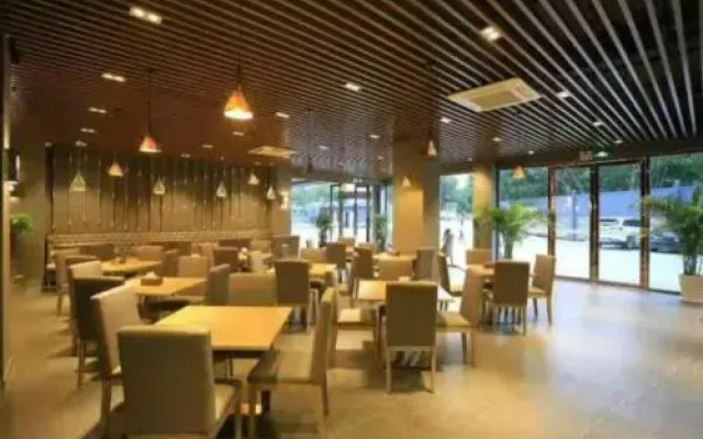 Shenzhen Yayuan Port Hotel