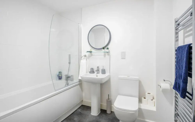 Livestay-spacious Modern One Bed Apt Near Heathrow