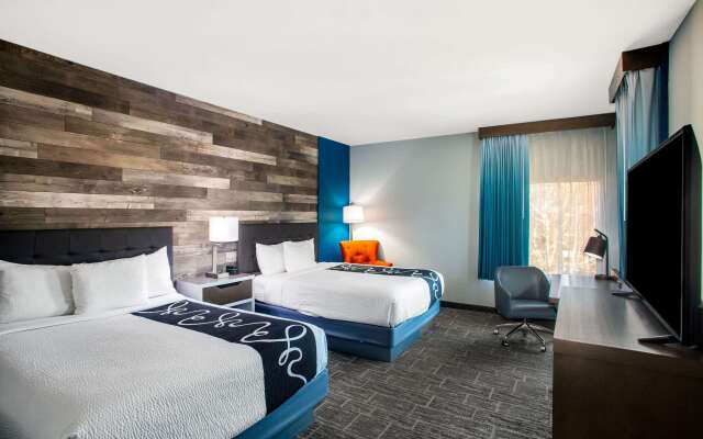 La Quinta Inn & Suites by Wyndham Pittsburg