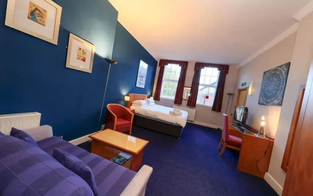 Ideally Located Convenient City Centre Studio Apartment