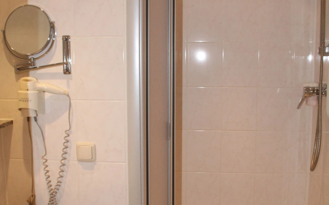 HOTEL RIESENJunior by Trip Inn